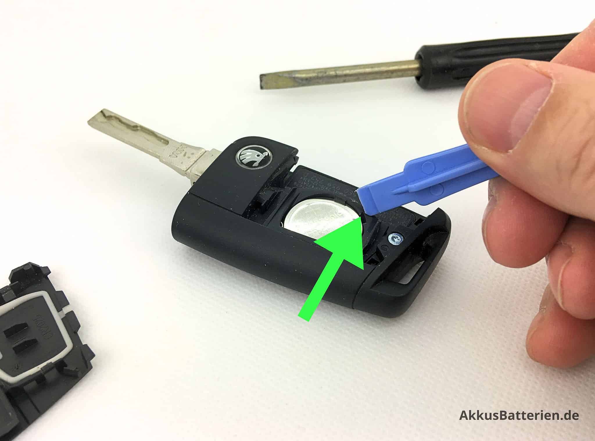 Skoda Schlüssel Batterie wechseln (Anleitung 2025)