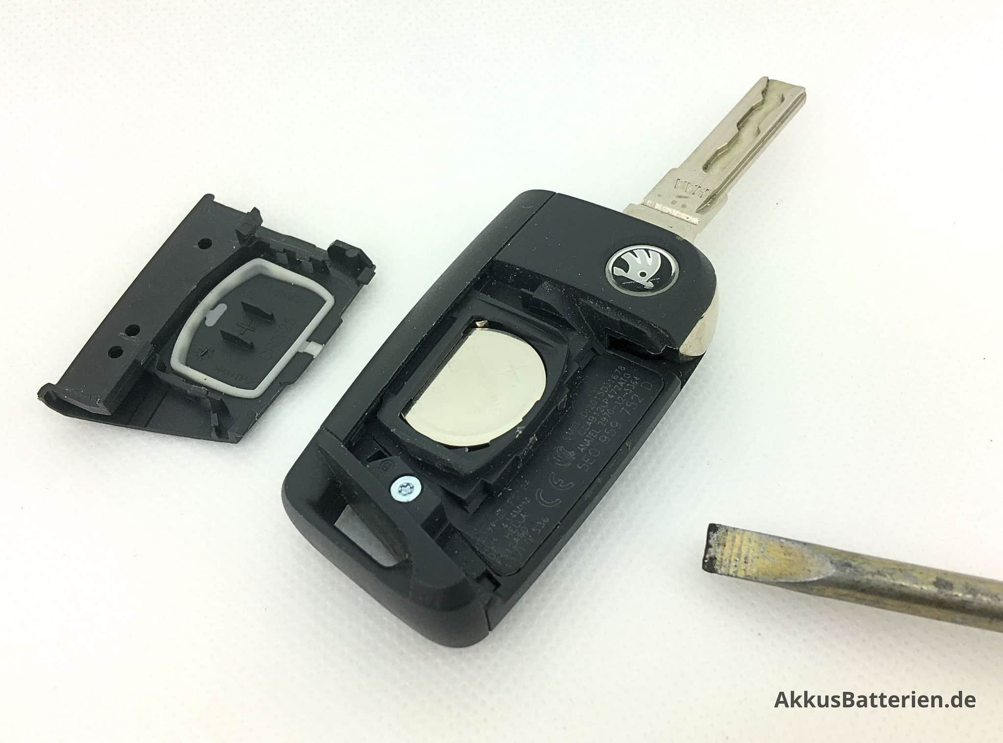 Skoda Schlüssel Batterie wechseln (Anleitung 2025)